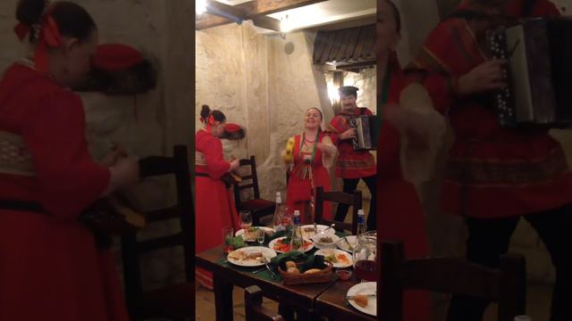 Две гитары - поет Светлана Томилина смотреть онлайн