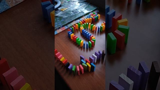Dominoes смотреть онлайн
