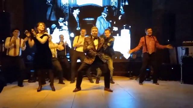 КРУТОЙ ФЛЕШМОБ НА КОРПОРАТИВЕ. смотреть онлайн