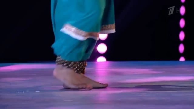 Russia's Got Talent | Bollywood KATHAK Dance | Svetlana Tulasi & Kumar Sharma | Jag Ghoomeya Sultan