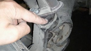 МТЗ- 152  Заклинило поворотный узел передних колёс.