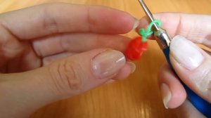 Фигурки из резинок ВИШНЯ. Как плести фигурки из резинок БЕЗ СТАНКА