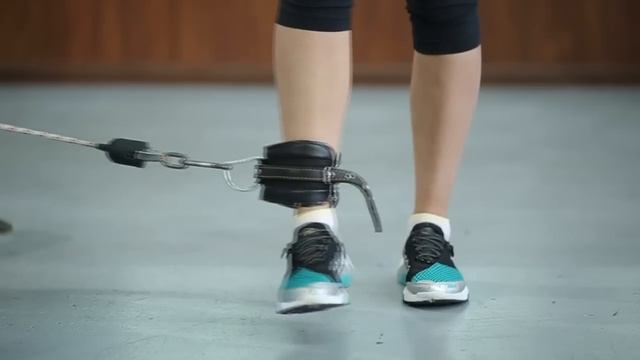 bodymaster : Приведения ноги на нижнем блоке (женская версия) смотреть онлайн