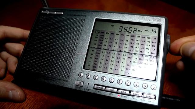 Радиоприёмник Degen DE1103 на УКВ (FM) смотреть онлайн