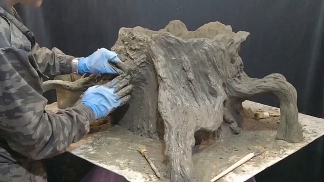 изготовления цветочника в виде пенька из цемента своими руками Мастер Алексей Локоть, смотреть онлайн