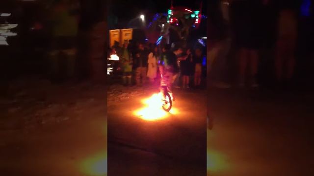 Bass Camp green party unicycle fire смотреть онлайн