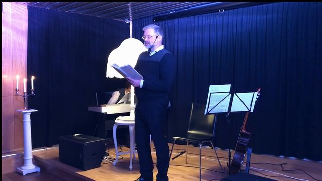 Андрей Межеричер - стихотворение "Пакуя книги" смотреть онлайн