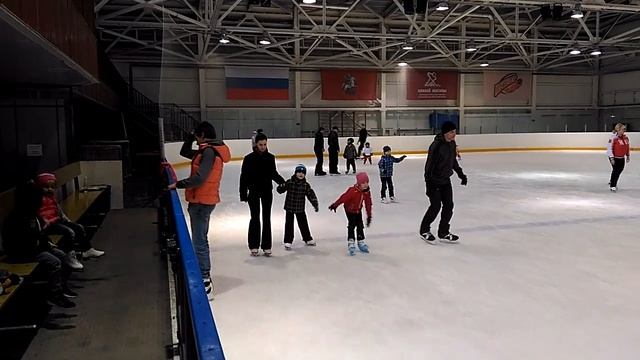 Массовое катание ледовый центр Метеор Южное Бутово Чечерский проезд(5) смотреть онлайн