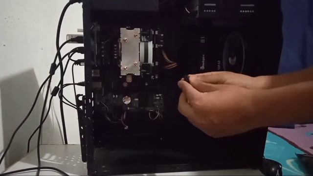 TARGETA GRAFICA CHINA GTX 750 ti (UNBOXING) смотреть онлайн