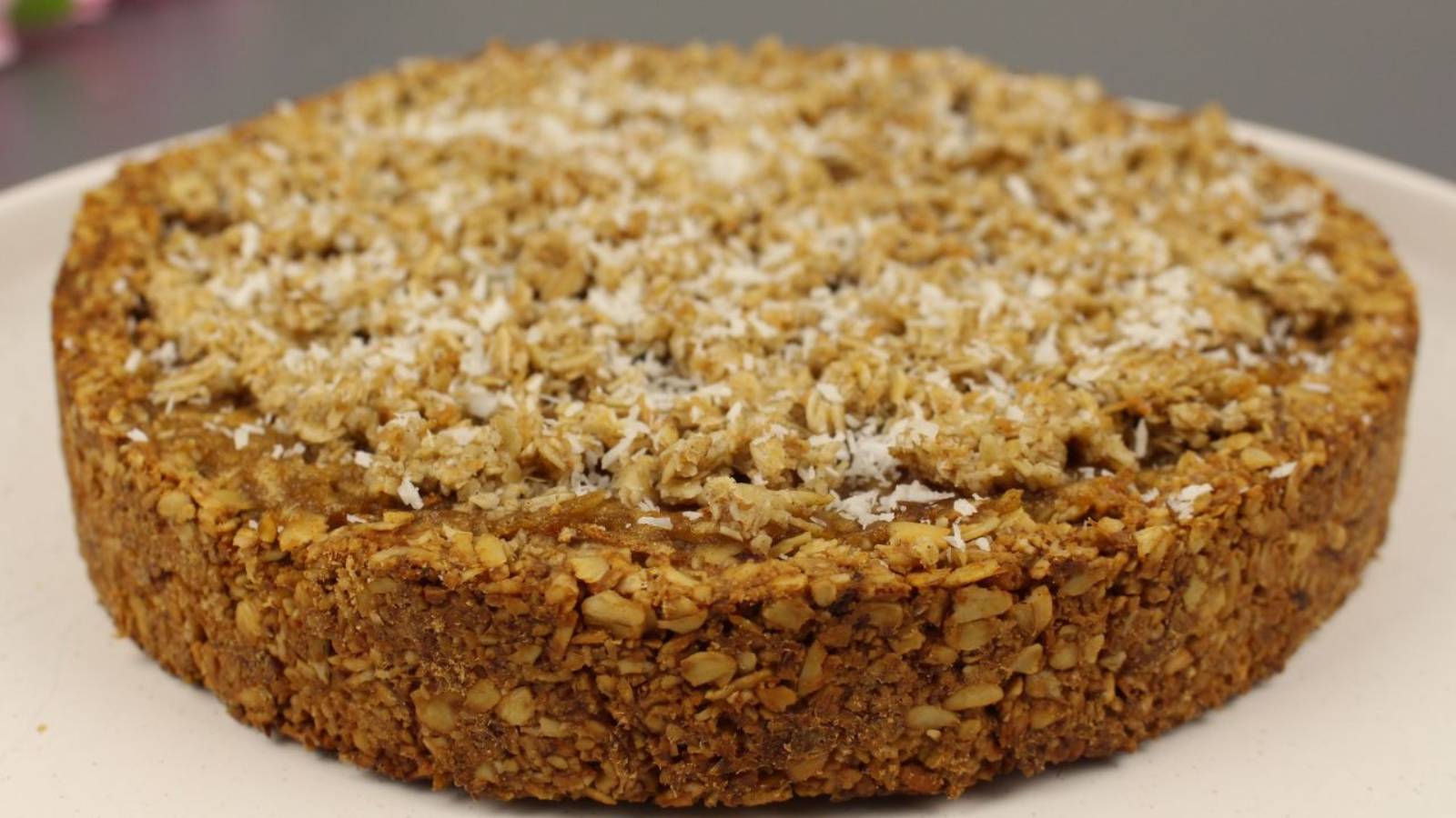 Если у вас есть стакан овсянки и яблоки, приготовьте диетический яблочный пирог. Без сахара! смотреть онлайн