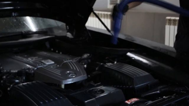 Mercedes SLS 63 AMG. Детейлинг подкапотки. Химчистка Двигателя . смотреть онлайн