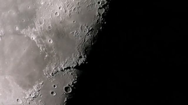 Moon Through Televue Ethos & Plössl Eyepieces, Skywatcher Flextube 250P Dobsonian Telescope смотреть онлайн