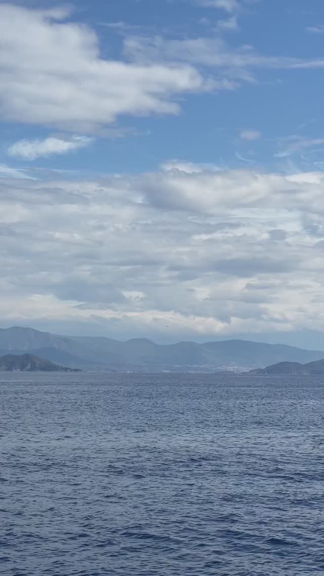 Как русские отдыхают на яхтах #shorts смотреть онлайн