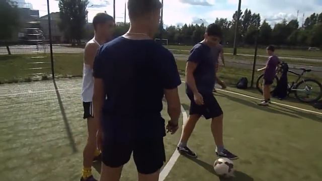 Моменты тренировки футбольного фристайла. Школа Happy. смотреть онлайн