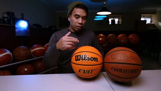 Wilson Evo NXT and Wilson Evolution Basketball REVIEW (comparison) смотреть онлайн