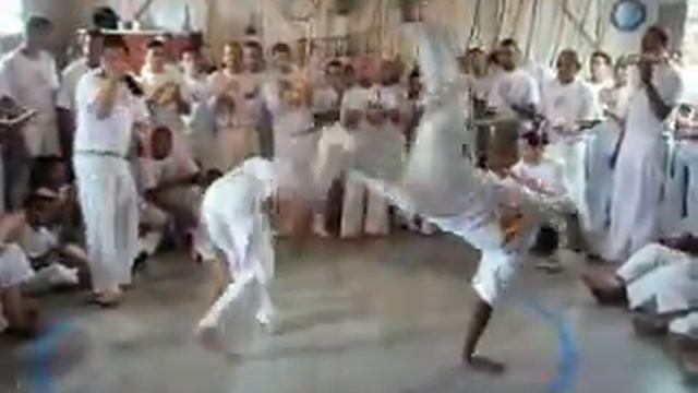 batizado de capoeira do mestre cachimbo mestre bimba zum e espoleta смотреть онлайн