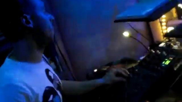 LOCALYDEEP-BY-ISRAEL-GIL-DEEP-HOUSE смотреть онлайн