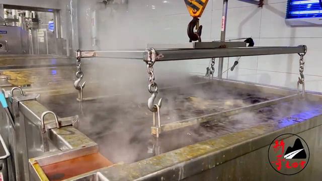 德州大哥做扒鸡，自己育种自家养，300年老卤味道好，日卖12万只 смотреть онлайн