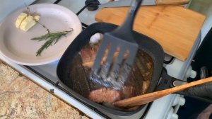 КАК правильно пожарить СТЕЙК из говядины в прожарке медиум.