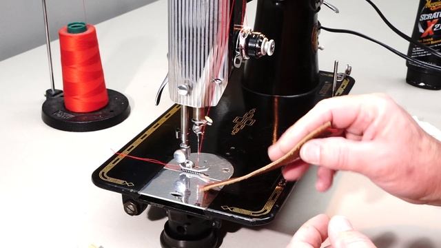 SINGER 201-2 sewing machine feeding tips for leather, marine vinyl, denim. смотреть онлайн