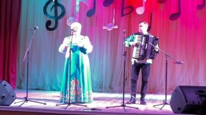 Над полями зорька светлая. Людмила Иванова, аккомпанирует Алексей Филимонов.