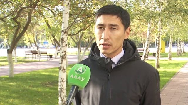 Надземный пешеходный переход строят в Костанае смотреть онлайн