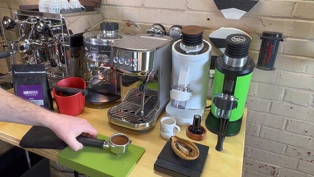 Breville Bambino Plus - First Shots and First Impressions смотреть онлайн