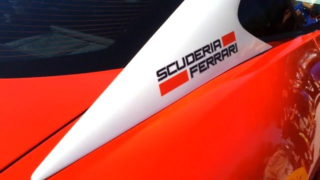 Ferrari Scuderia смотреть онлайн