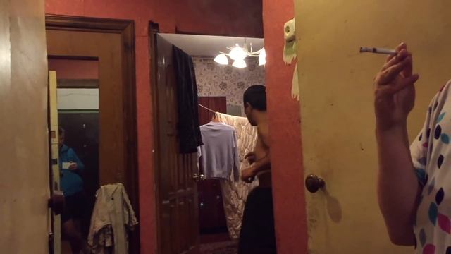 Что же делать с буйными соседями алкоголиками??? Вызов наряда полиции!!! смотреть онлайн