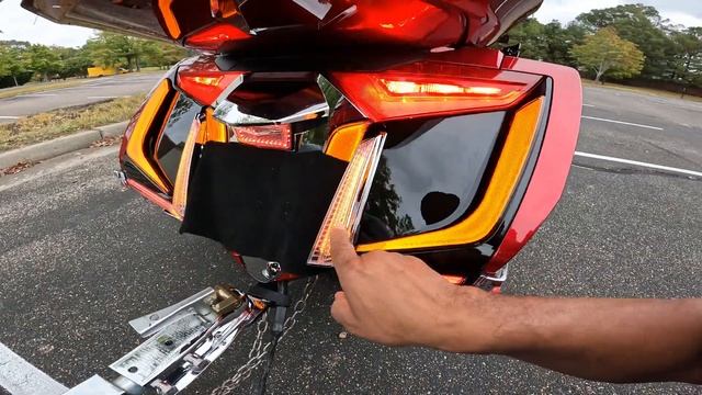 Goldstrike Accessories Honda Goldwing DCT Walkaround смотреть онлайн