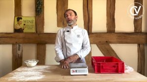 Шеф Вивьен печет хрустящий ФРАНЦУЗСКИЙ БАГЕТ в домашних условиях