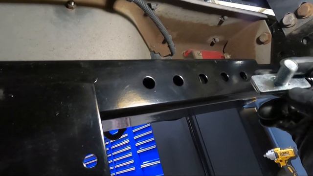 Installing a Universal Hitch on the Nissan 720 plus the mud flaps had to go! смотреть онлайн