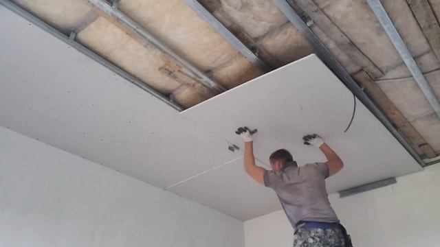 как прикрутить лист гипсокартона к потолку самому смотреть онлайн