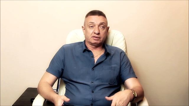 Сидит без шнурков и в наручниках смотреть онлайн