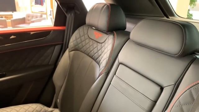 Купить Bentley Bentayga V8 Onyx смотреть онлайн