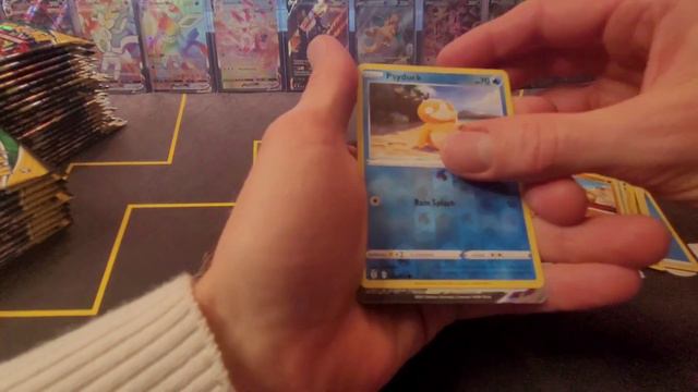 Pulling Rayquaza VMax Alt Art Secret Rare from Evolving Skies (thought it was Duraludon at first) смотреть онлайн