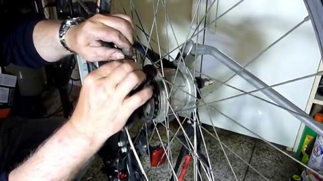 Shimano Nexus 8 Nabenschaltung Hinterrad ausbauen смотреть онлайн