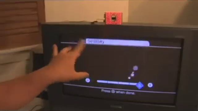 Tracking fingers with the Wii Remote смотреть онлайн