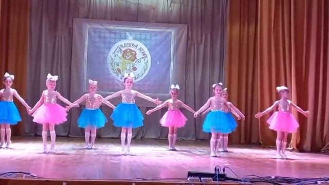 эстрадный танец "Куклы" смотреть онлайн