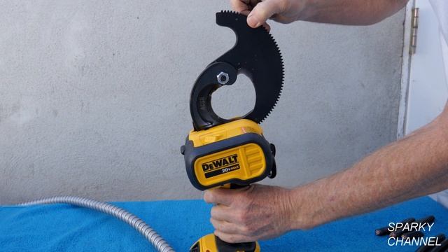 DEWALT DCE150D1 20V MAX Cordless Cable Cutting Kit Review And Demonstration