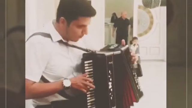 #Zaur #qarmon #müzik #xəzər #rəqs #toy #karabakh #füzuli #azerbaijan #trend #accordionist #accordio