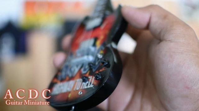 miniature guitar ACDC - Highway to Hell, Angus Young Guitar Miniature #miniatureguitar смотреть онлайн