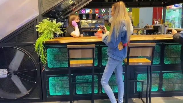 Сколько должен зарабатывать мужчина? ОПРОС девушек. Мурманск