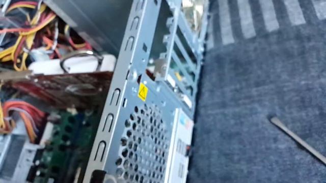 How To Install Basic Computer Parts (AMD Processor & GPU) - HardwareNL смотреть онлайн