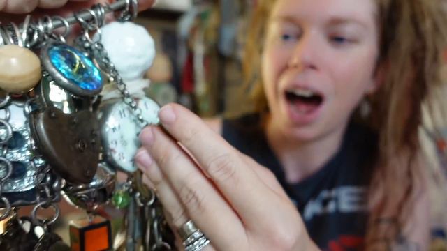 Exploring My 20lbs 'Scrapbook' Junk Jewelry Necklace!! (I LOST it for 2+ YEARS!) смотреть онлайн