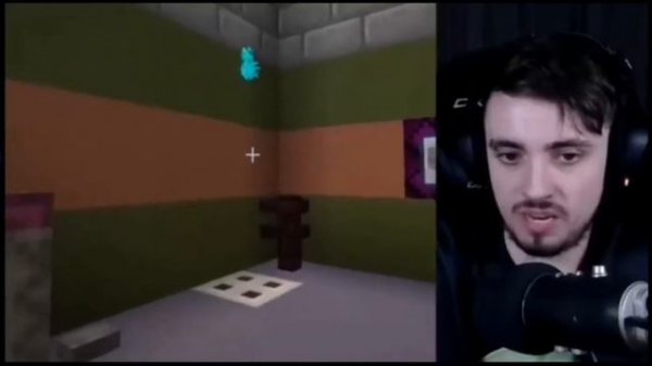 Реакция на EdisanPts "ПРЕДАТЕЛЬ ВПЕРВЫЕ СТАЛ ФЕЕЙ В AMONG US МАЙНКРАФТ!"