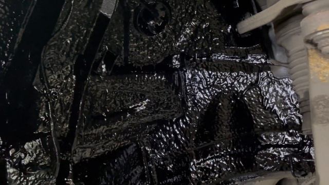 Mercedes-Benz ML, "жидкие подкрылки" - антикоррозионная и шумоизоляционная защита колёсных арок. смотреть онлайн