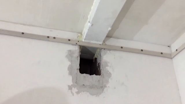 Сквозняк за натяжным потолком смотреть онлайн