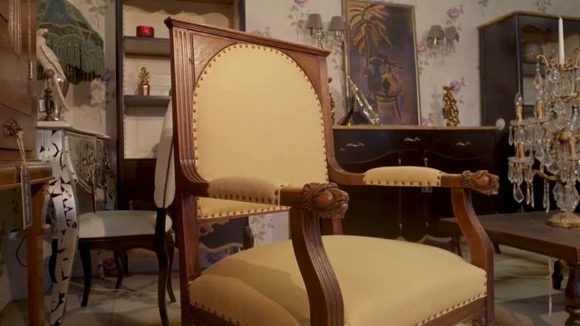 Антикварное тронное кресло с маскаронами смотреть онлайн