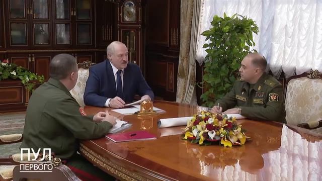 Лукашенко: "НАТО тренируется возле наших границ, для чего-то же. Успокаиваться нельзя". смотреть онлайн
